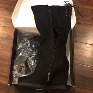 Black wide calf boots 8w